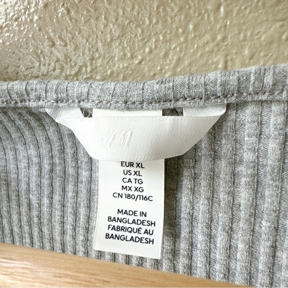 ๐ฉถ Gray Sweetheart Neckline Short Sleeve Bodysuit - XL - Picture 7 of 7